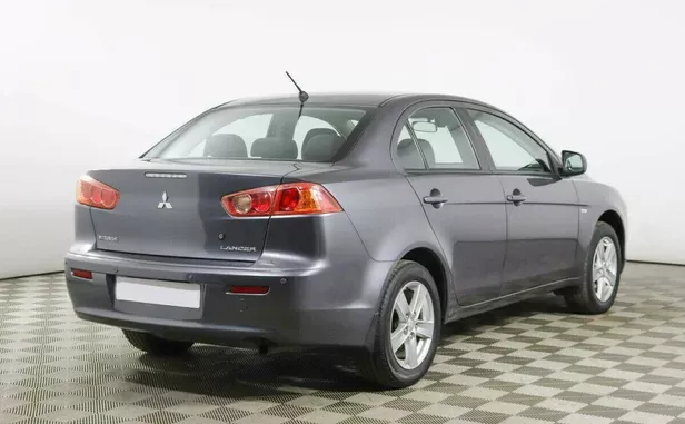 Mitsubishi Lancer