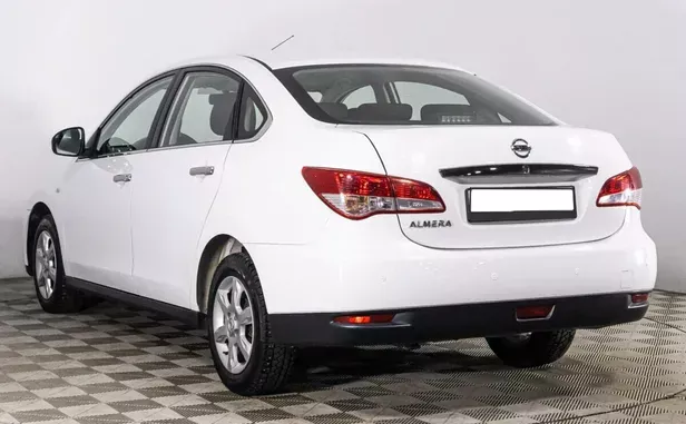Nissan Almera