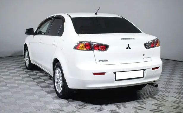 Mitsubishi Lancer