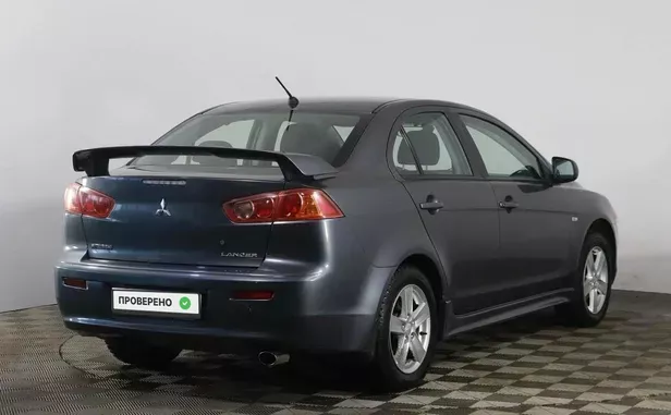 Mitsubishi Lancer